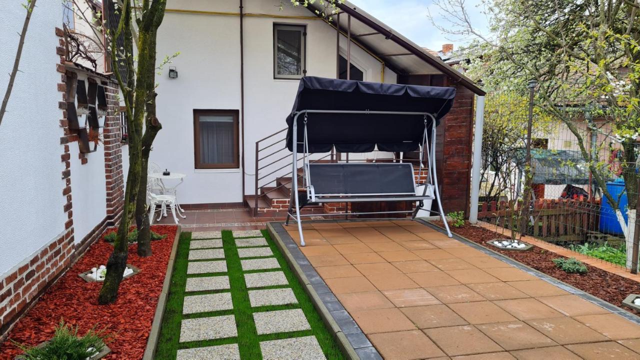 Willa Cozy House With Nice Garden In Heart Of City Center Kluż-Napoka Zewnętrze zdjęcie