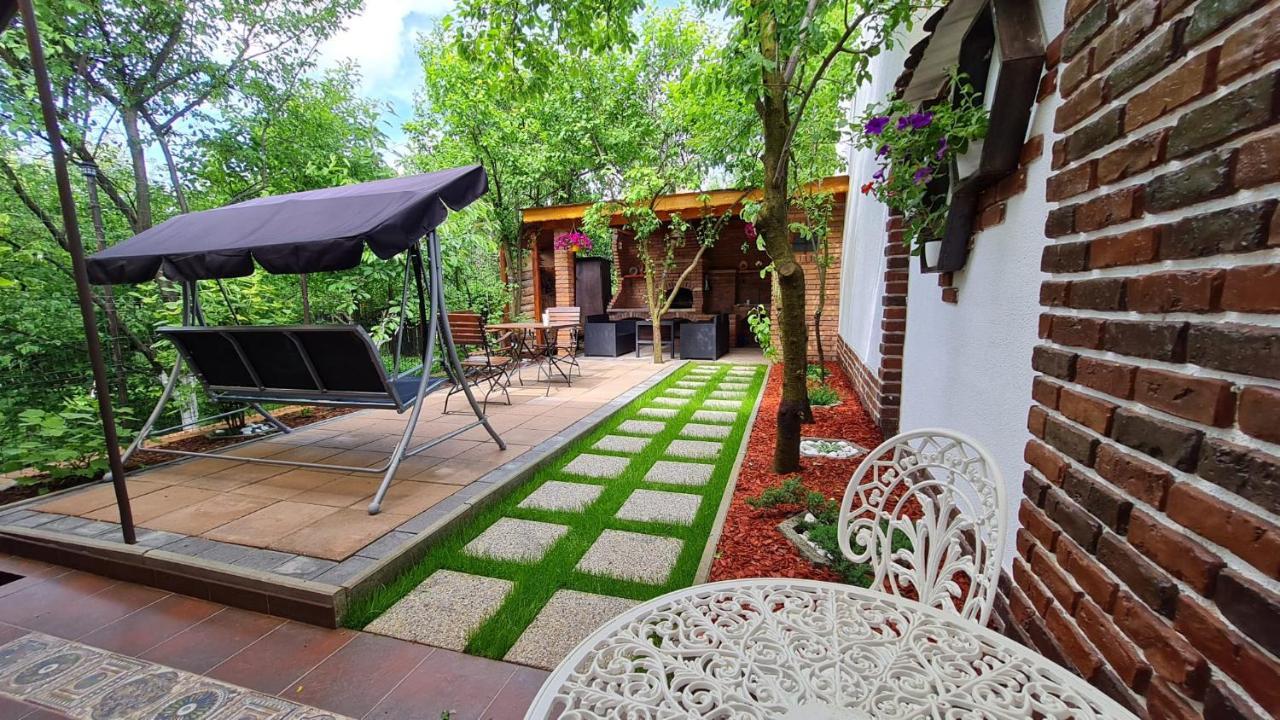 Willa Cozy House With Nice Garden In Heart Of City Center Kluż-Napoka Zewnętrze zdjęcie