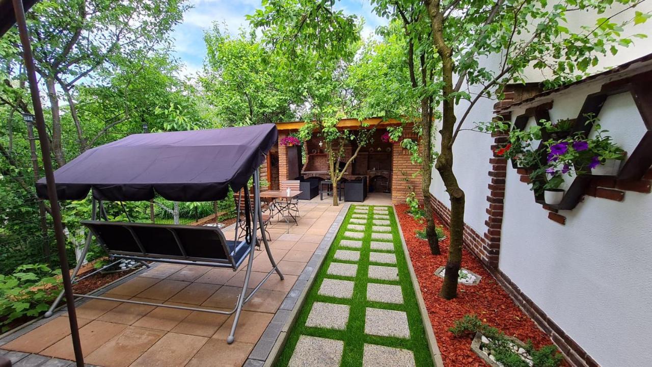 Willa Cozy House With Nice Garden In Heart Of City Center Kluż-Napoka Zewnętrze zdjęcie